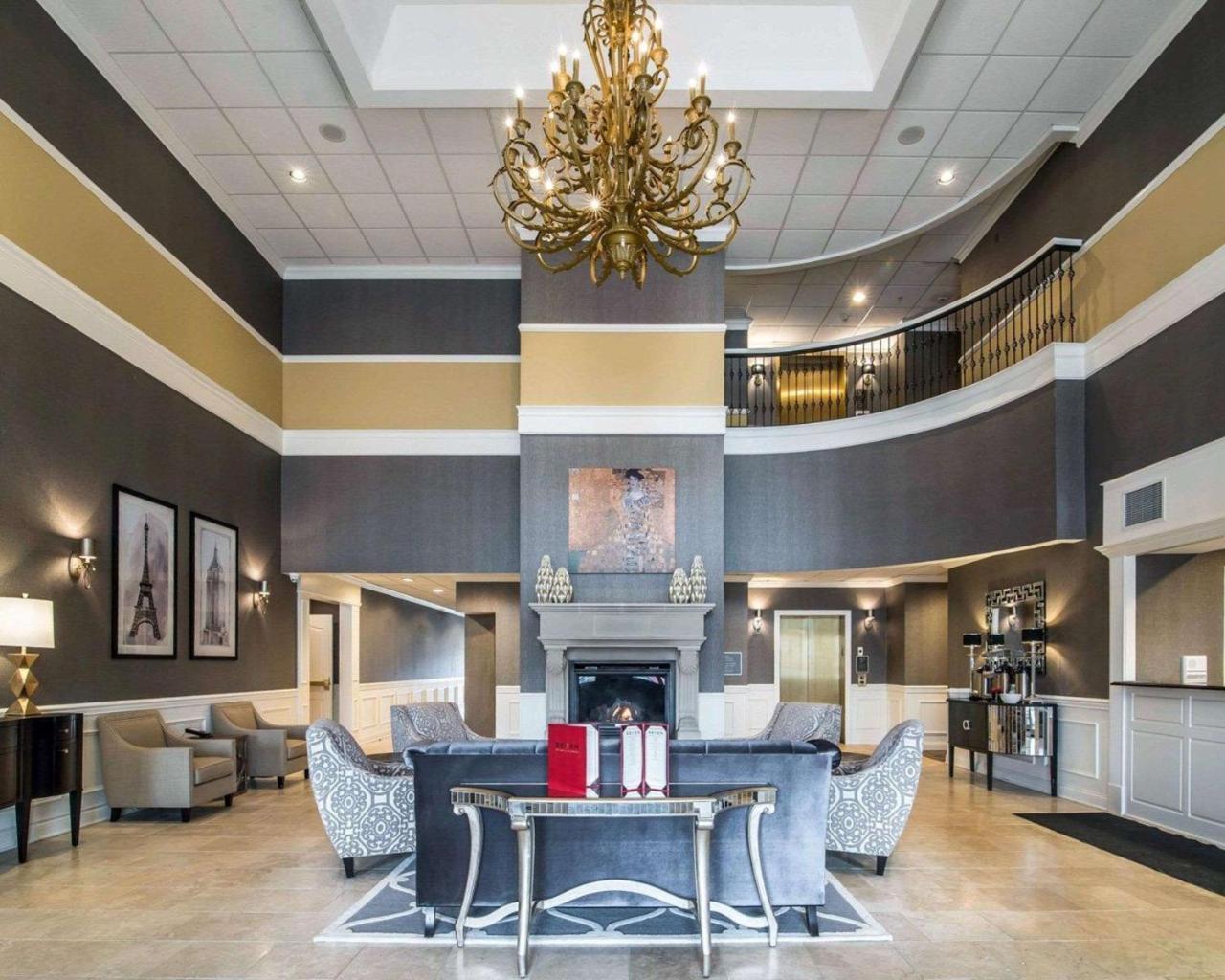 Park Manor Hotel Clifton Park Exterior photo The lobby of the hotel